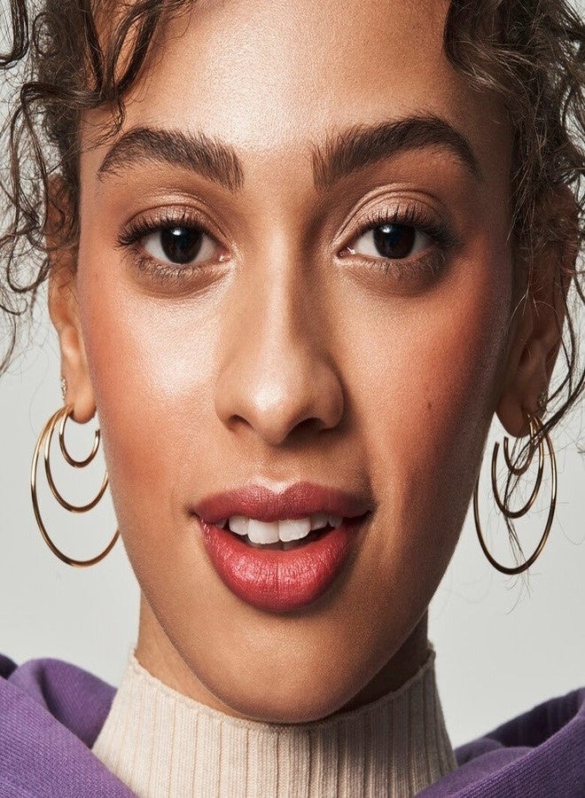 إلف أحمر خدود إي.إل.إف. لومينوس بوتي - برمودا، 10 غرام - لون كريمي قابل للتكثيف للخدود بلمسة نهائية مشرقة، نباتي وخالٍ من القسوة على الحيوانات - Image 2